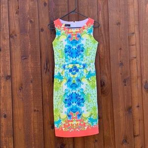 Beautiful and bright sleeveless Nine West dress